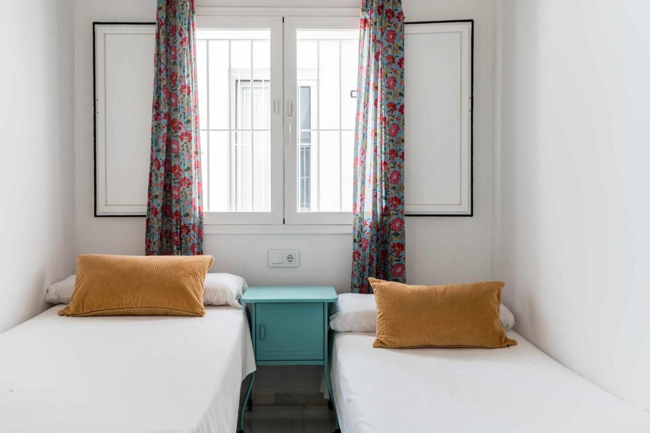 El Erizo Apartamentos 塔里法 外观 照片